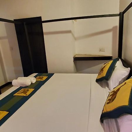 Surf & Sand Hotel Arugambay Arugam Bay Eksteriør billede
